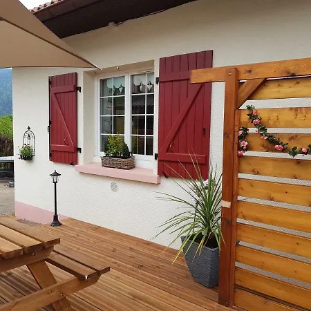 La Petite Chaumiere بيت للعطل