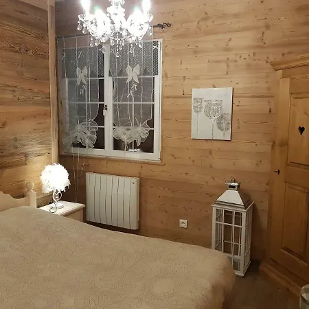 La Petite Chaumiere *